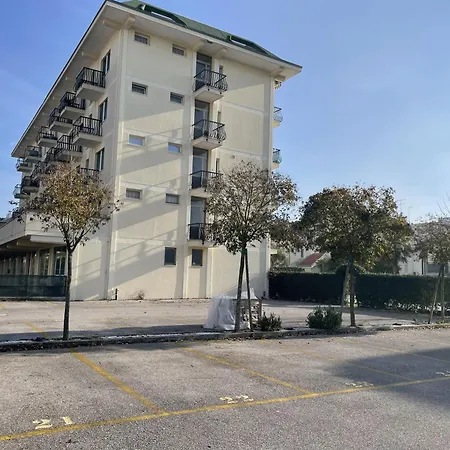 Appartement Bilocale Rubino Con Piscina - Jesolo Extérieur photo