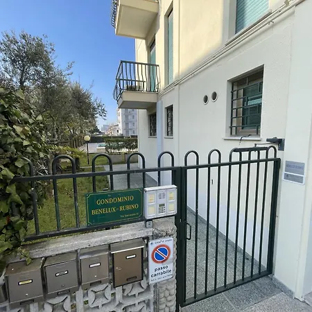 Appartement Bilocale Rubino Con Piscina - Jesolo Extérieur photo