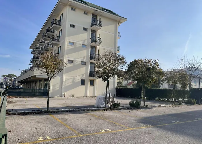Bilocale Rubino Con Piscina - Jesolo